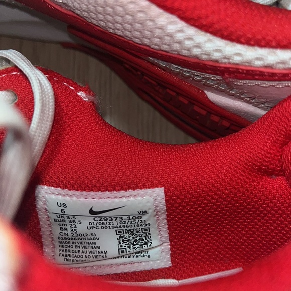 Nike shoes - Picture 5 of 5